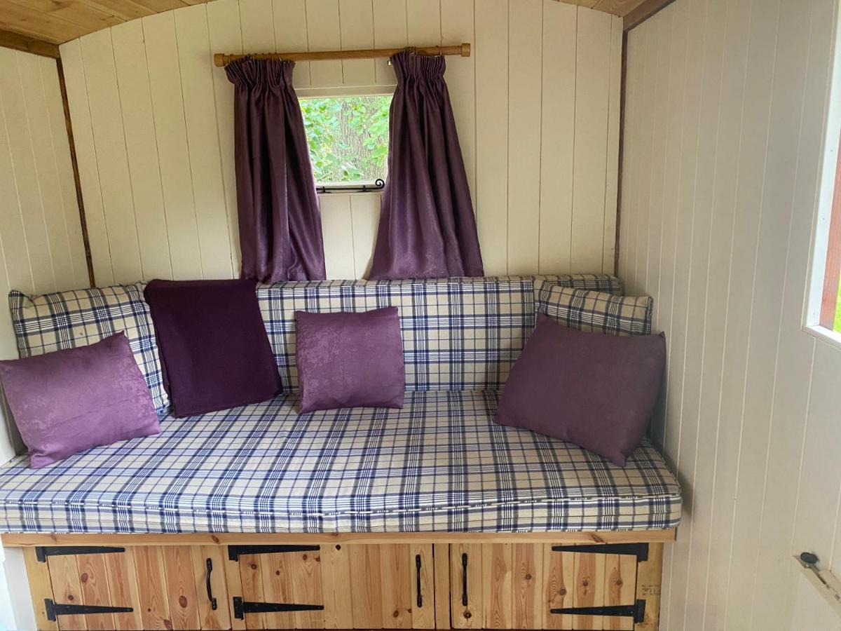 The Shepherd'S Hut - Wild Escapes Wrenbury Off Grid Glamping - Ages 12 And Over Baddiley Экстерьер фото